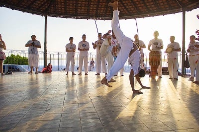 800px-Capoeira_(246039881)